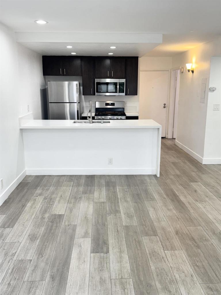 A property available for rent at 1550 N Fuller Avenue 201, Hollywood, CA 90046.