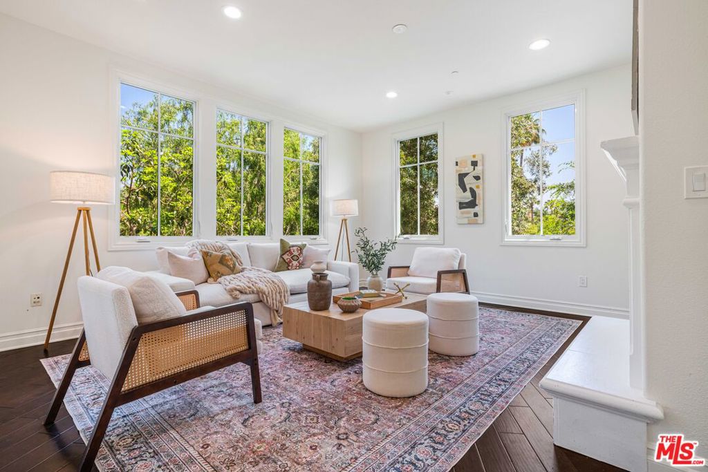 A property available for sale at 6241 Crescent Park 201, Playa Vista, CA 90094.