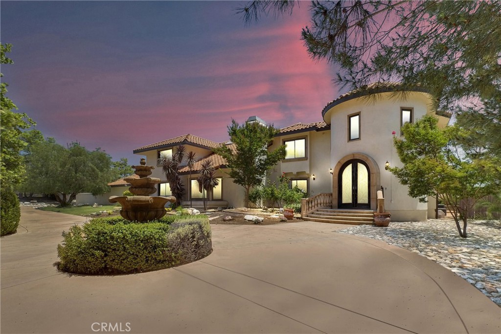 A property available for sale at 462 Pomello Drive, Claremont, CA 91711.
