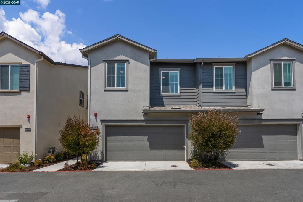 A property available for sale at 28 Springbrook Ln, Pittsburg, CA 94565.