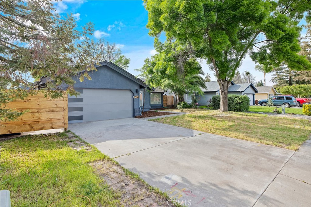 A property available for sale at 1967 N Ventura Avenue, Farmersville, CA 93223.