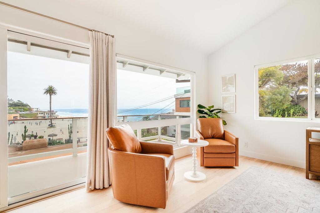 A property available for sale at 231 5Th Street, Encinitas, CA 92024.