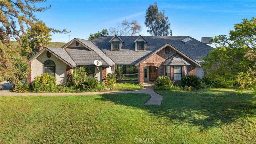 A property available for sale at 6710 Golden State Boulevard, Madera, CA 93637.
