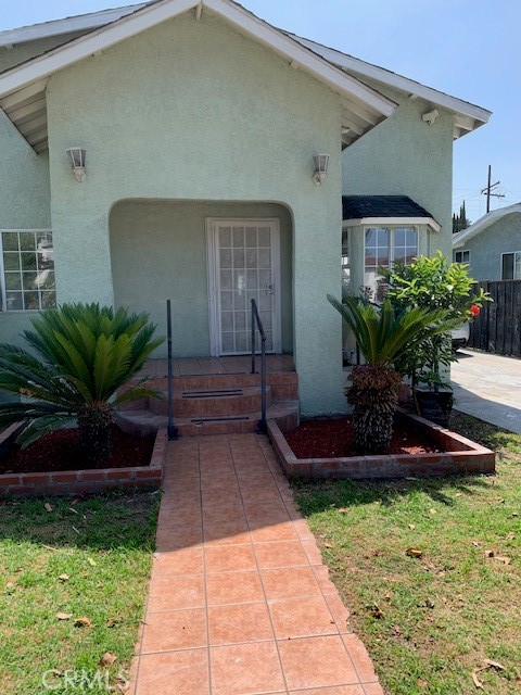 A property available for sale at 6818 Cedar St, Huntington Park, CA 90255.