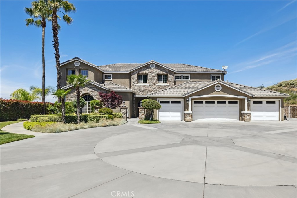 A property available for sale at 36472 County Line Road, Yucaipa, CA 92399.