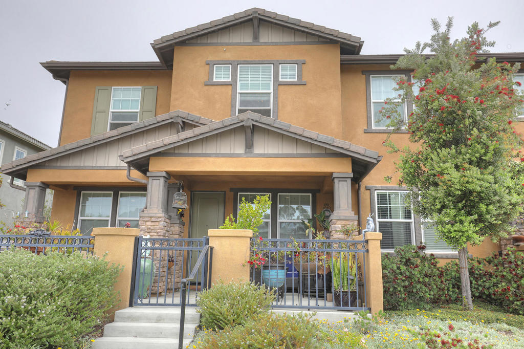 A property available for sale at 6607 Fathom Way, Goleta, CA 93117.