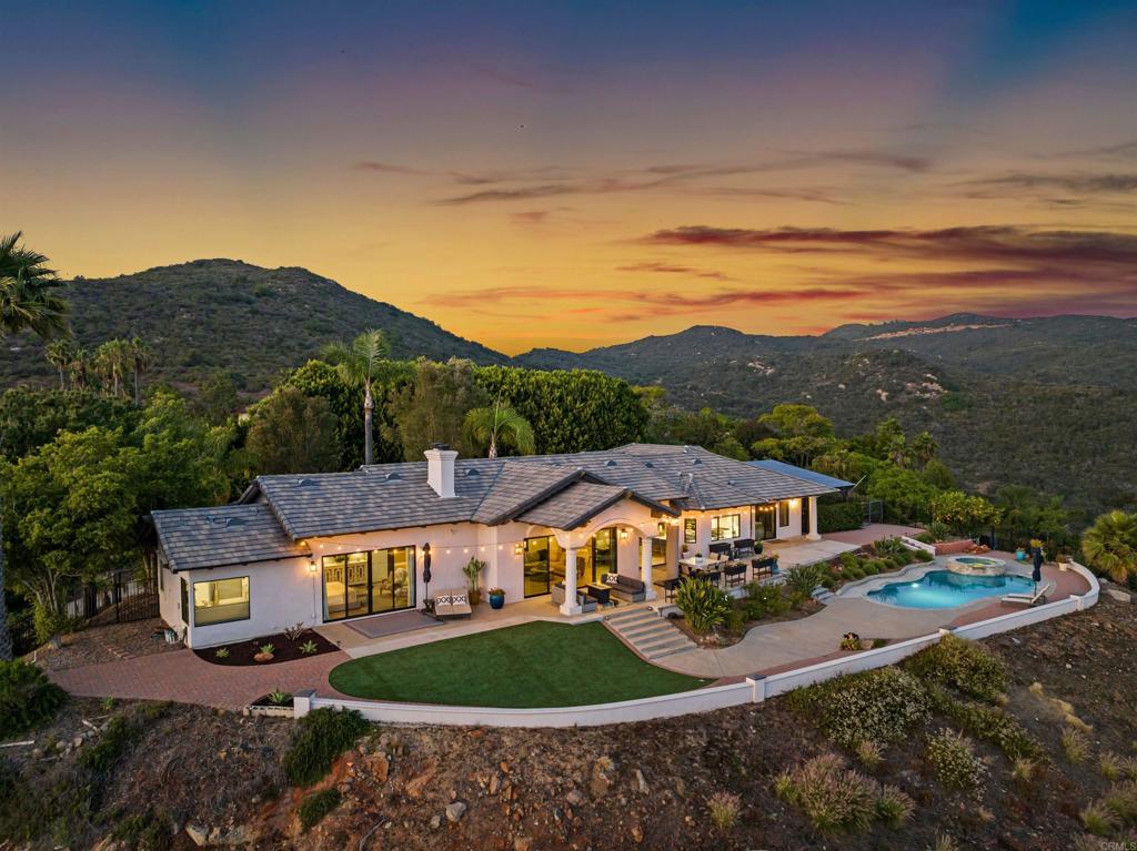 A property available for sale at 1966 Las Lomas, Vista, CA 92084.