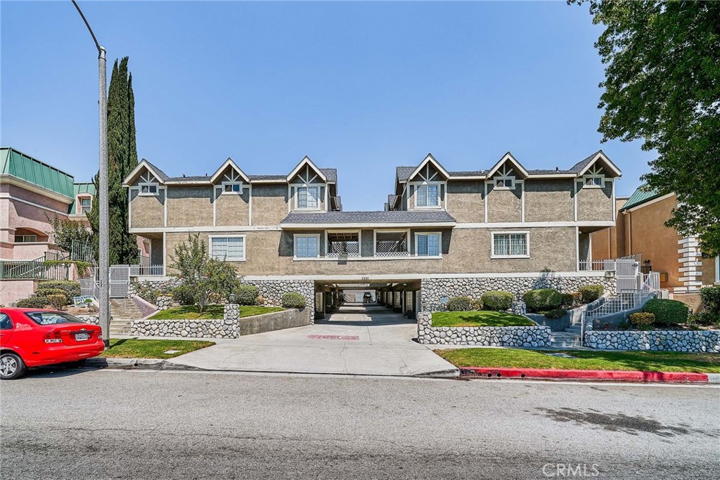 A property available for sale at 2231 Montrose Avenue 8, Montrose, CA 91020.