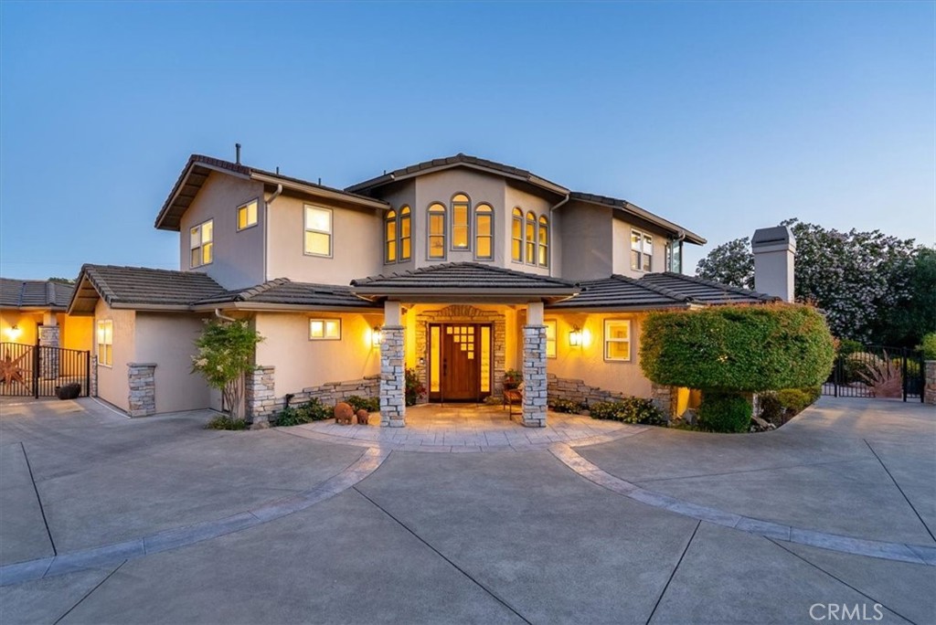A property available for sale at 2035 Calle Pattito, Templeton, CA 93465.
