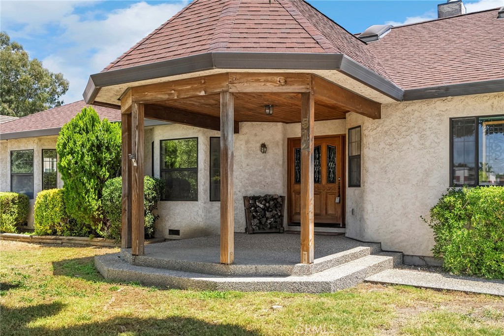 A property available for sale at 512 S Crawford Ave, Willows, CA 95988.