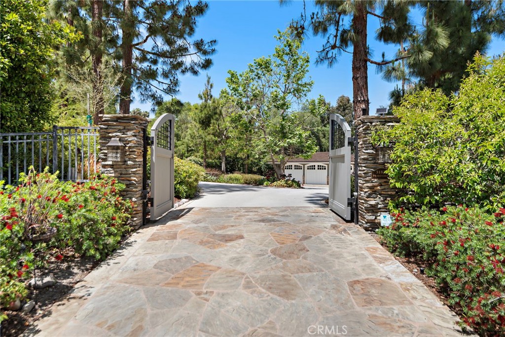 A property available for sale at 31831 Paseo Cielo, San Juan Capistrano, CA 92675.