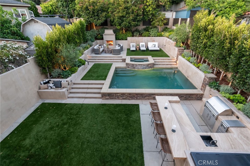 A property available for sale at 507 Sapphire Street, Redondo Beach, CA 90277.