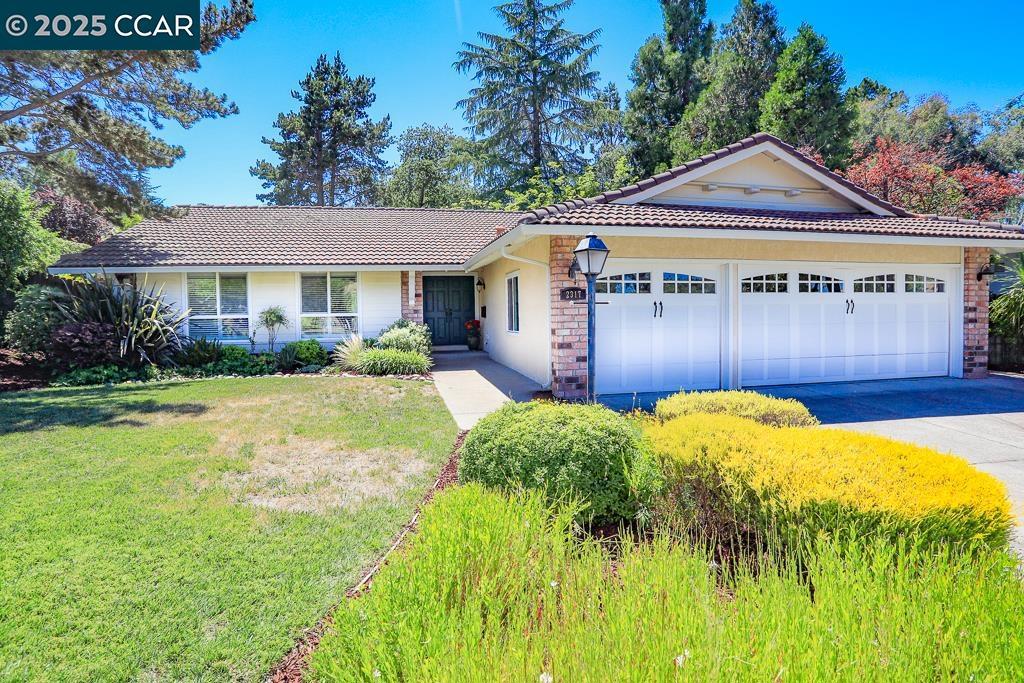 A property available for sale at 2317 Trotter Way, Walnut Creek, CA 94596.