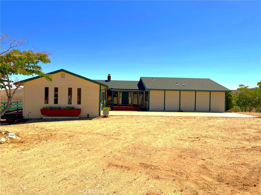 A property available for sale at 28714 Cruthers Creek Road, Pearblossom, CA 93553.