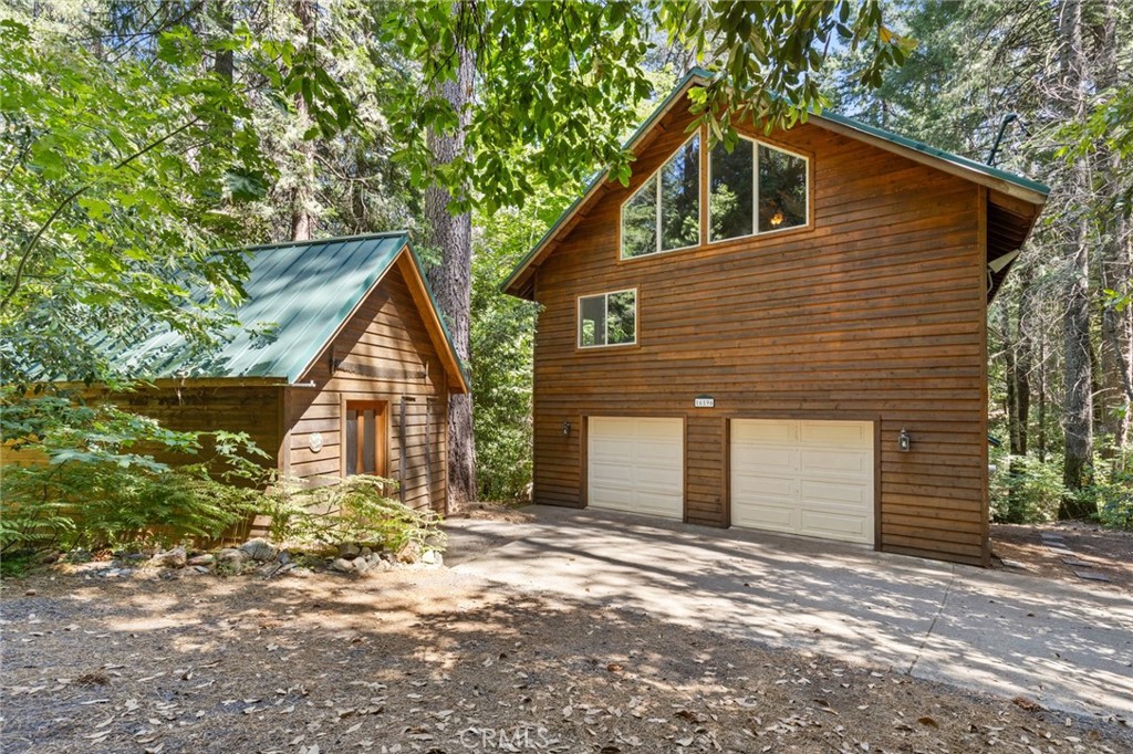 A property available for sale at 16196 Skyway, Magalia, CA 95954.