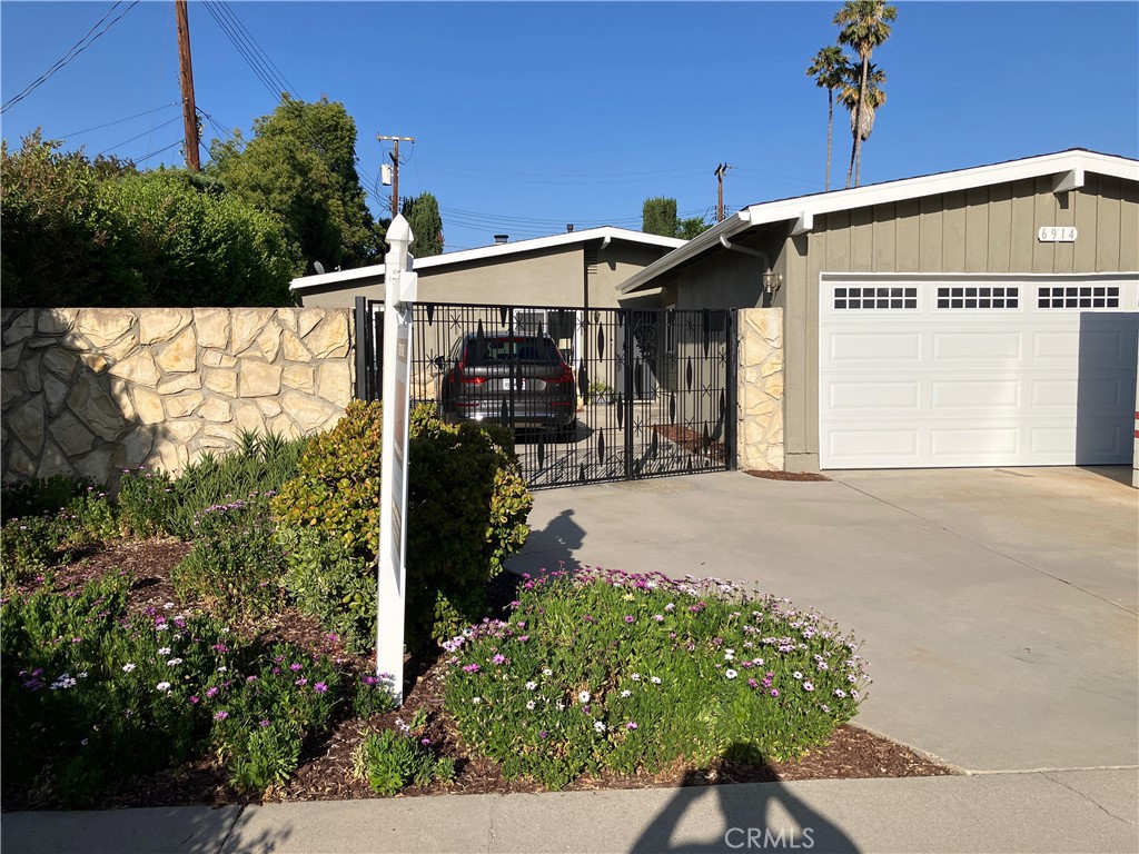 A property available for sale at 6914 Andasol Avenue, Lake Balboa, CA 91406.