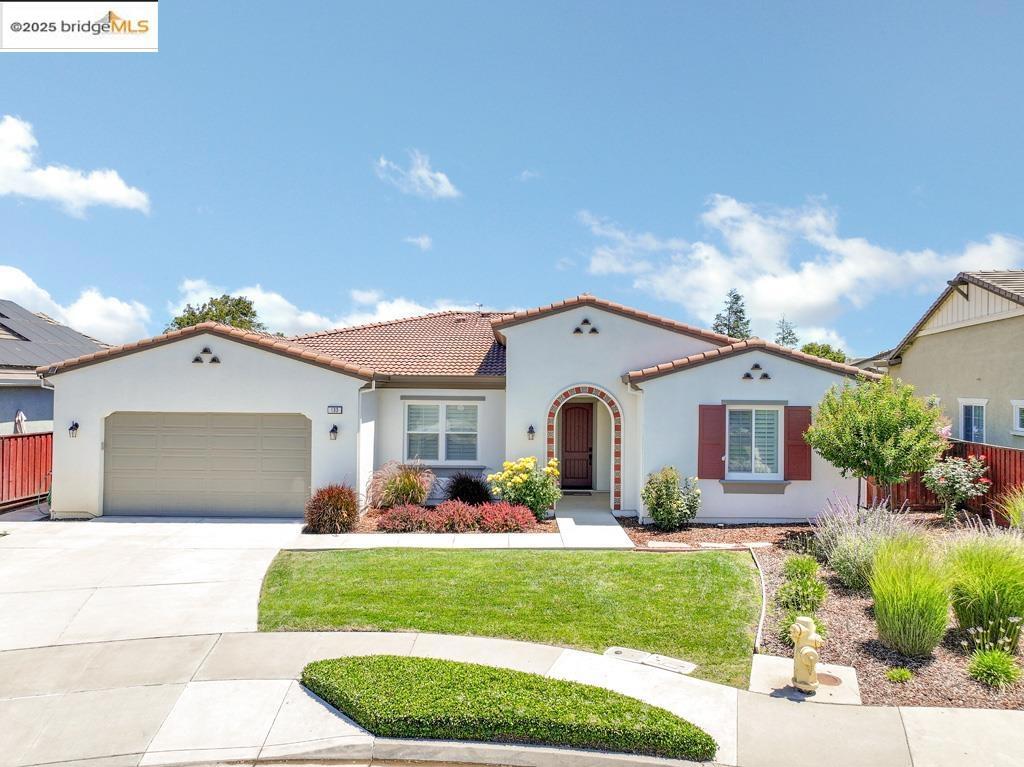 A property available for sale at 133 Clear Lake Ct, Oakley, CA 94561.