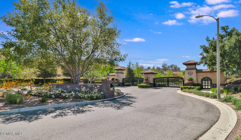 A property available for sale at 7375 Elk Run Way, Moorpark, CA 93021.