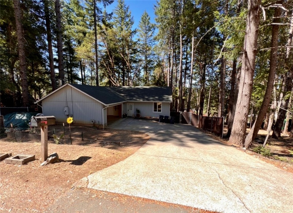 A property available for sale at 1290 Tuck Road, Willits, CA 95490.