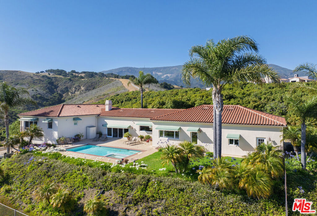 A property available for sale at 10890 Us Highway 101, Goleta, CA 93117.