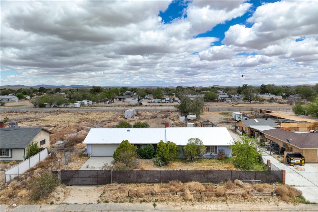 A property available for sale at 40968 E 174th Street, Lake Los Angeles, CA 93535.