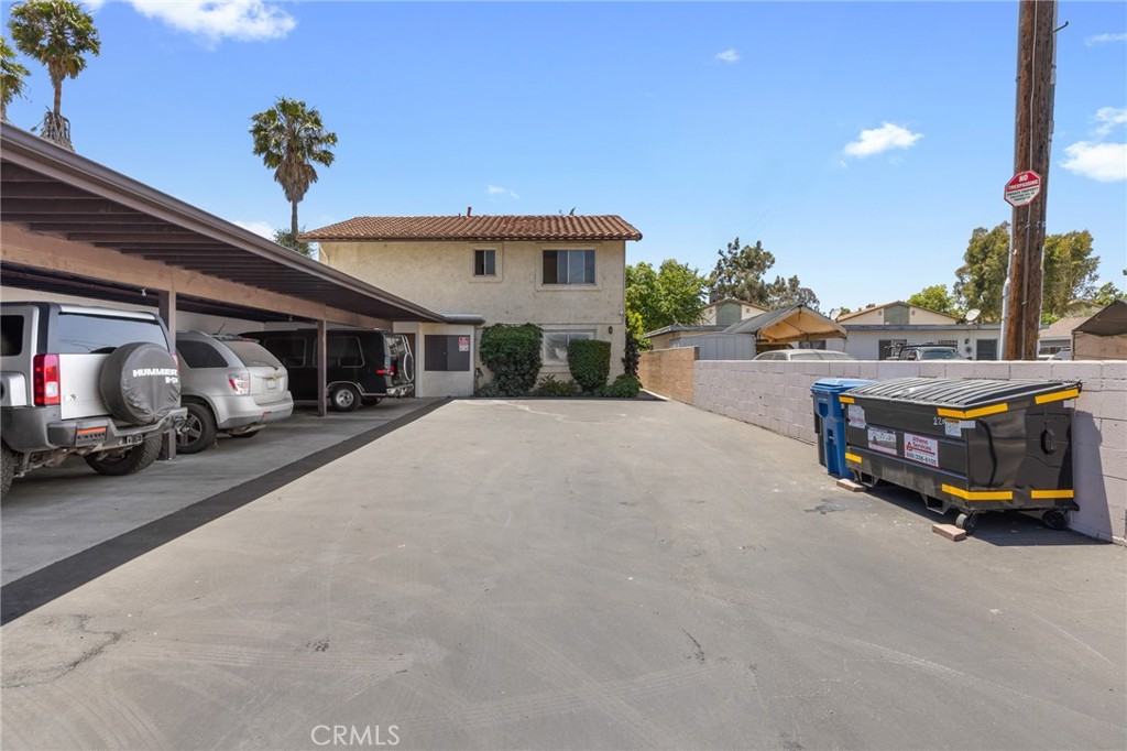 A property available for sale at 220 S Palm Avenue, Santa Paula, CA 93060.