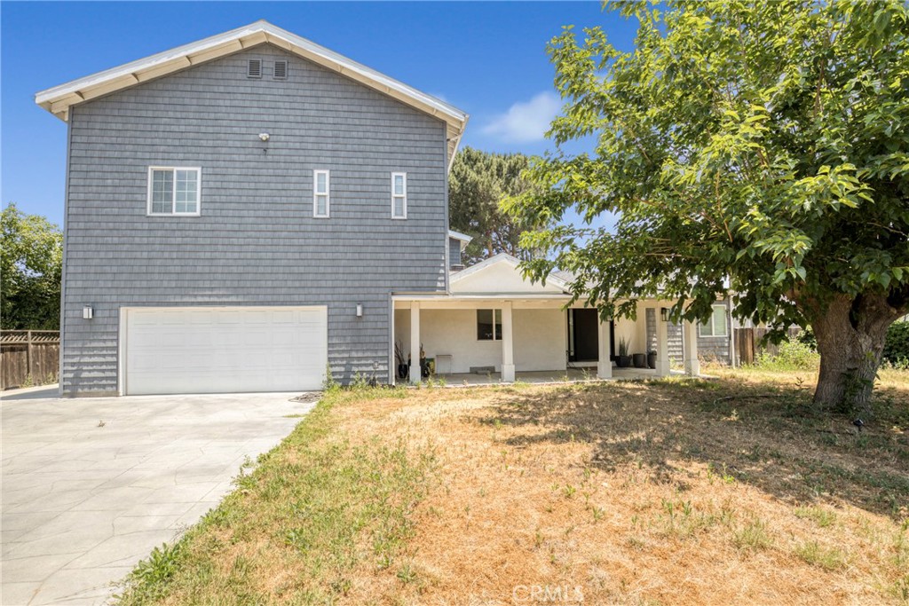 A property available for sale at 8140 Quartz Avenue, Winnetka, CA 91306.