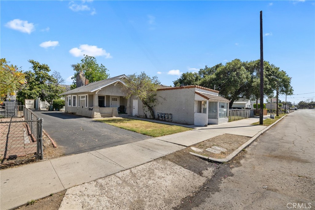 A property available for sale at 608 E Main Street, Santa Paula, CA 93060.