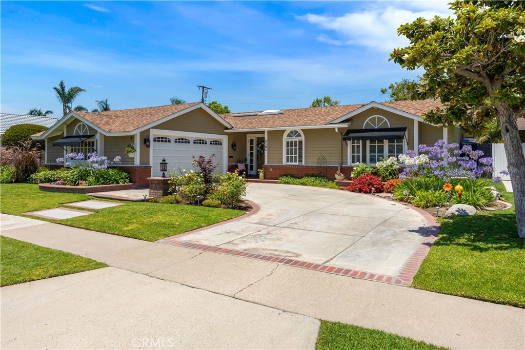 A property available for sale at 3191 Woodstock Road, Rossmoor, CA 90720.