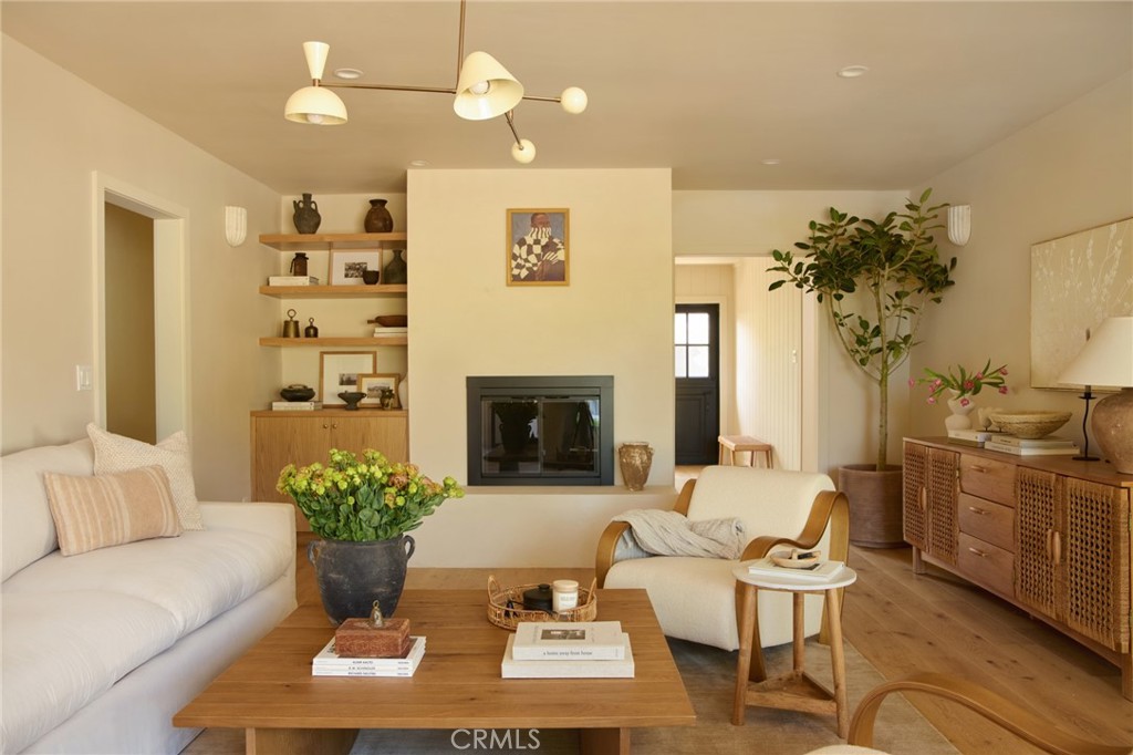 A property available for sale at 4367 Rising Hill Road, Altadena, CA 91001.