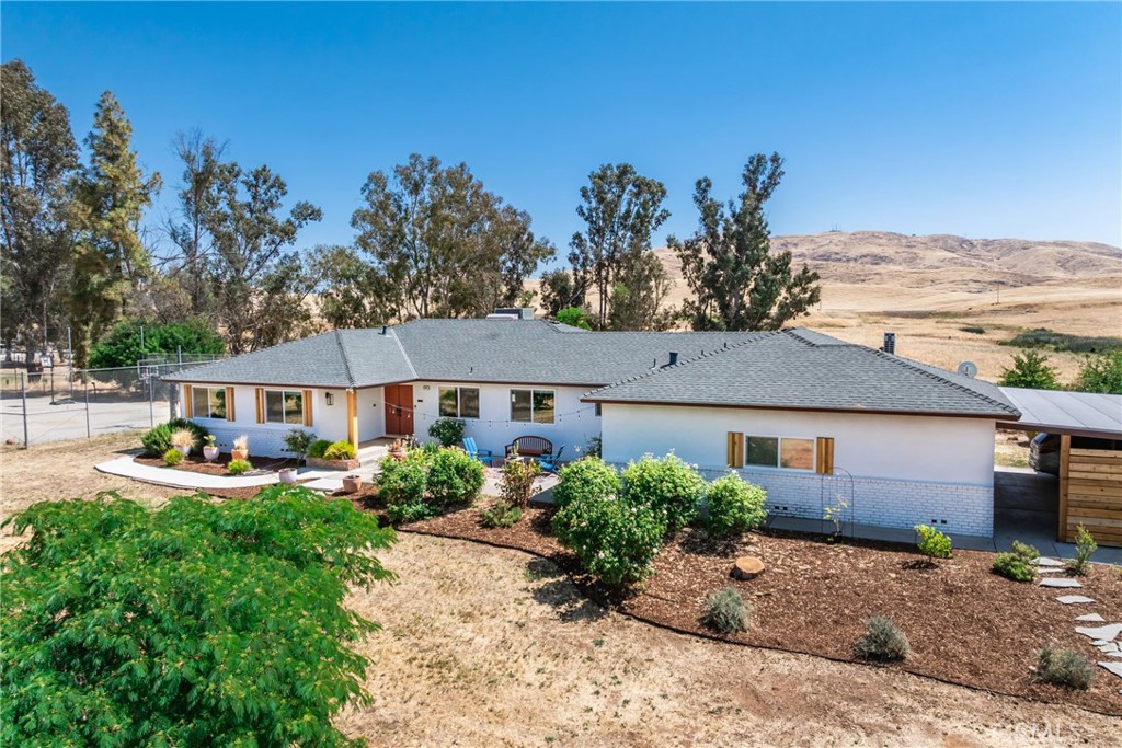 A property available for sale at 12194 N Armstrong Avenue, Clovis, CA 93619.