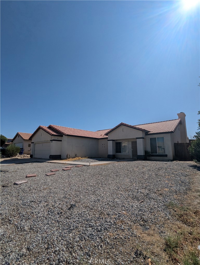 A property available for sale at 31580 Via Pared, Thousand Palms, CA 92276.