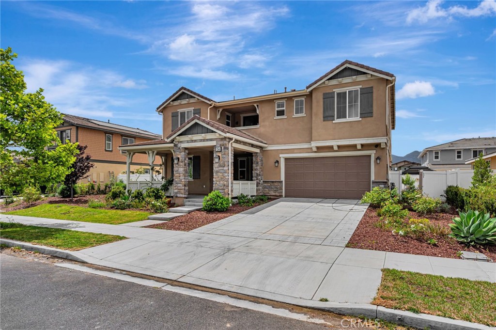 A property available for sale at 154 Azalea Street, Fillmore, CA 93015.