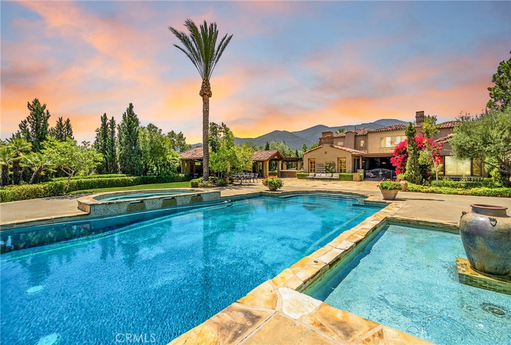 A property available for sale at 1377 Versante Circle, Corona, CA 92881.