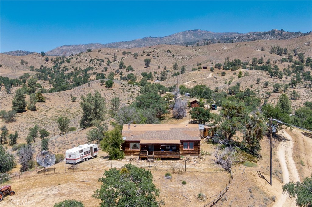 A property available for sale at 38579 Payne Way, Caliente, CA 93518.