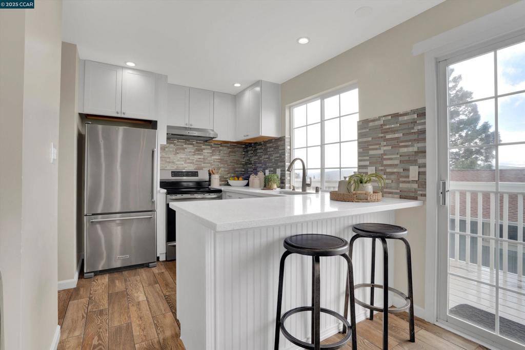A property available for sale at 125 Sunset Cir 45, Benicia, CA 94510.