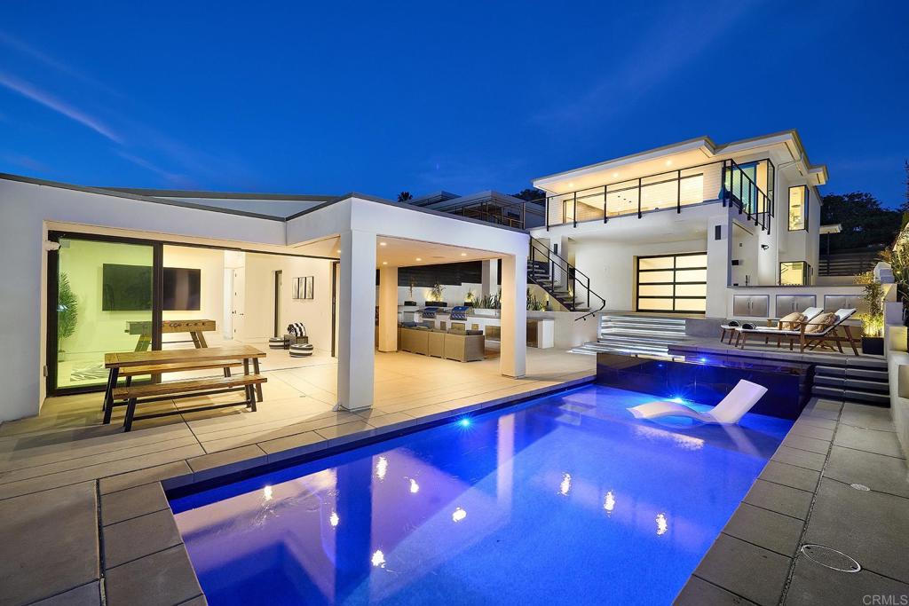 A property available for sale at 537 N Granados Avenue, Solana Beach, CA 92075.
