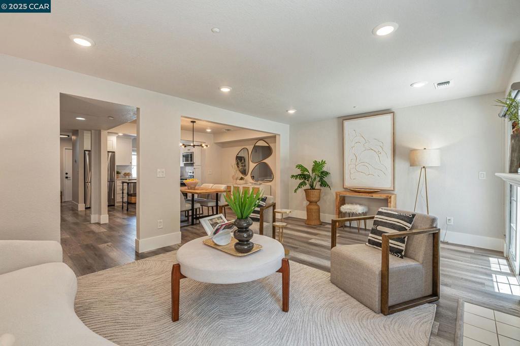 A property available for sale at 362 Columbia Cir, Benicia, CA 94510.