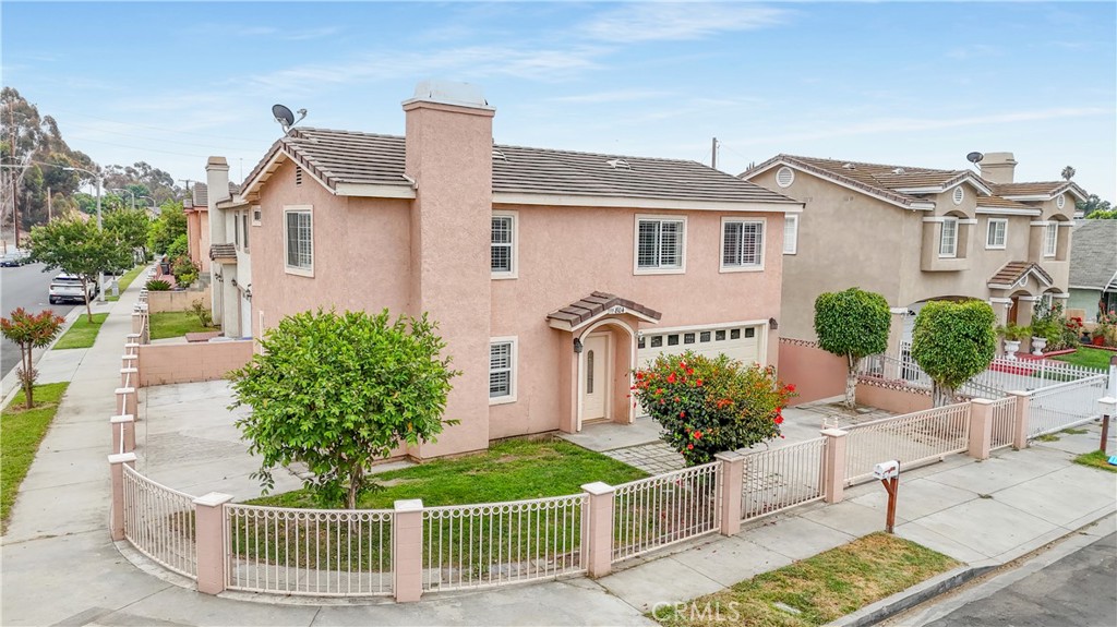 A property available for sale at 11804 Duncan Avenue, Lynwood, CA 90262.