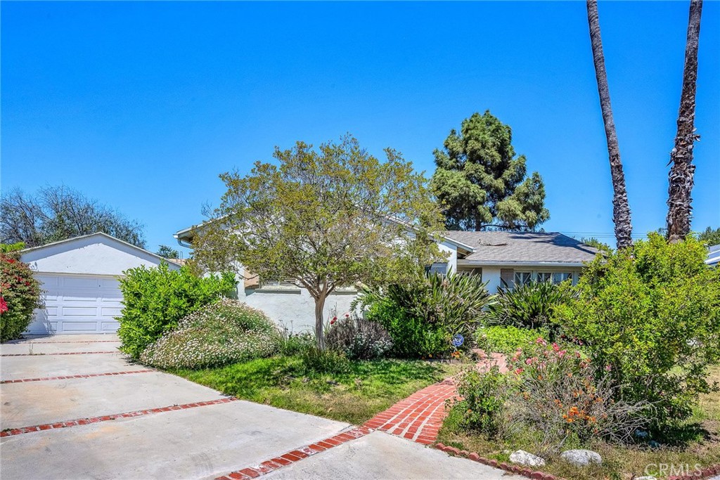 A property available for sale at 5333 Goodland Avenue, Valley Village, CA 91607.