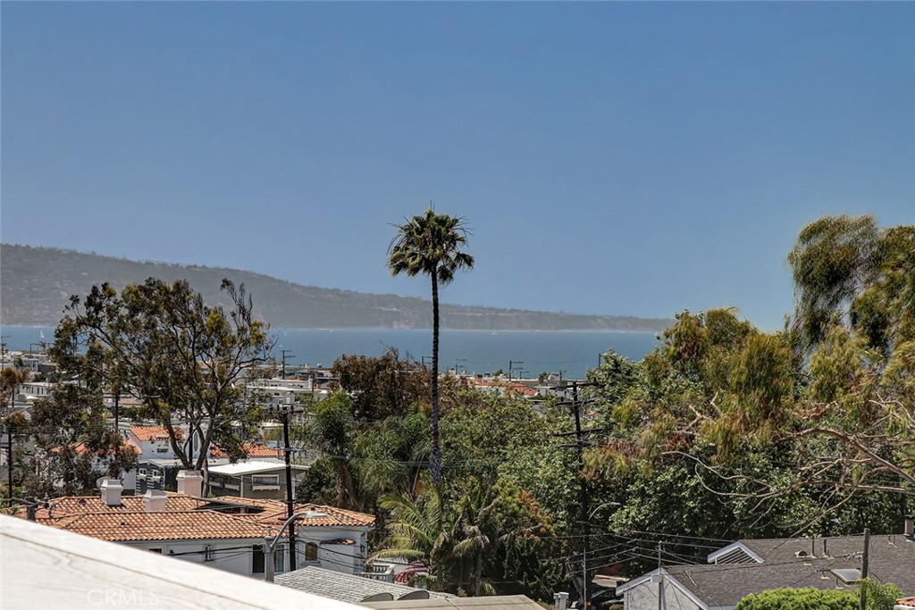 A property available for sale at 1140 Fisher Avenue, Manhattan Beach, CA 90266.