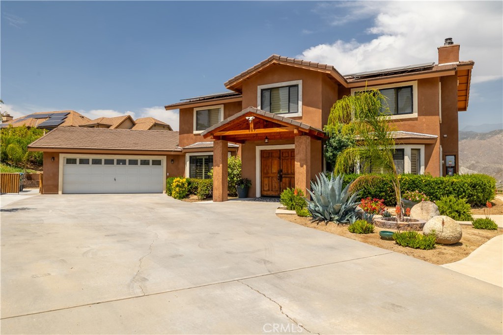 A property available for sale at 45540 Denizen Heights Road, Hemet, CA 92544.
