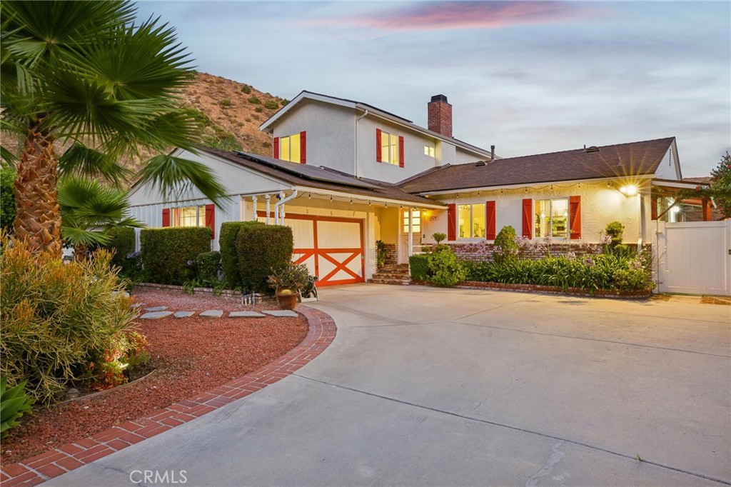 A property available for sale at 1024 Hamline Place, Burbank, CA 91504.