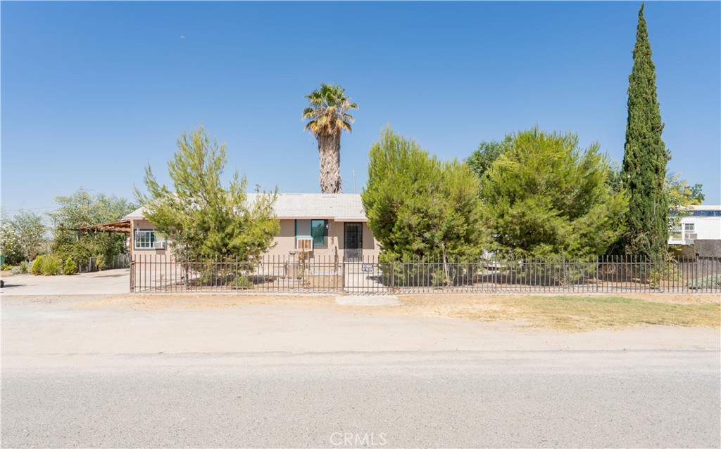 A property available for sale at 5435 Road 37, Alpaugh, CA 93201.