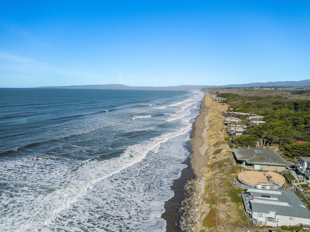A property available for sale at 60 Avocet Circle, Watsonville, CA 95076.