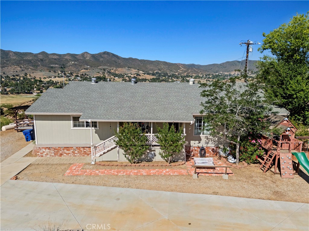 A property available for sale at 8630 Penhaven Lane, Leona Valley, CA 93551.