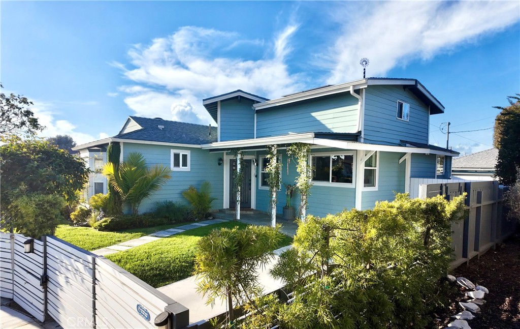 A property available for rent at 5231 Glasgow Way, Westchester, CA 90045.