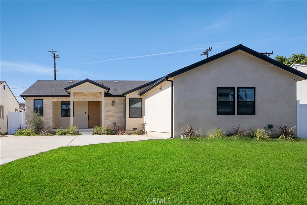 A property available for sale at 20109 Archwood Street, Winnetka, CA 91306.