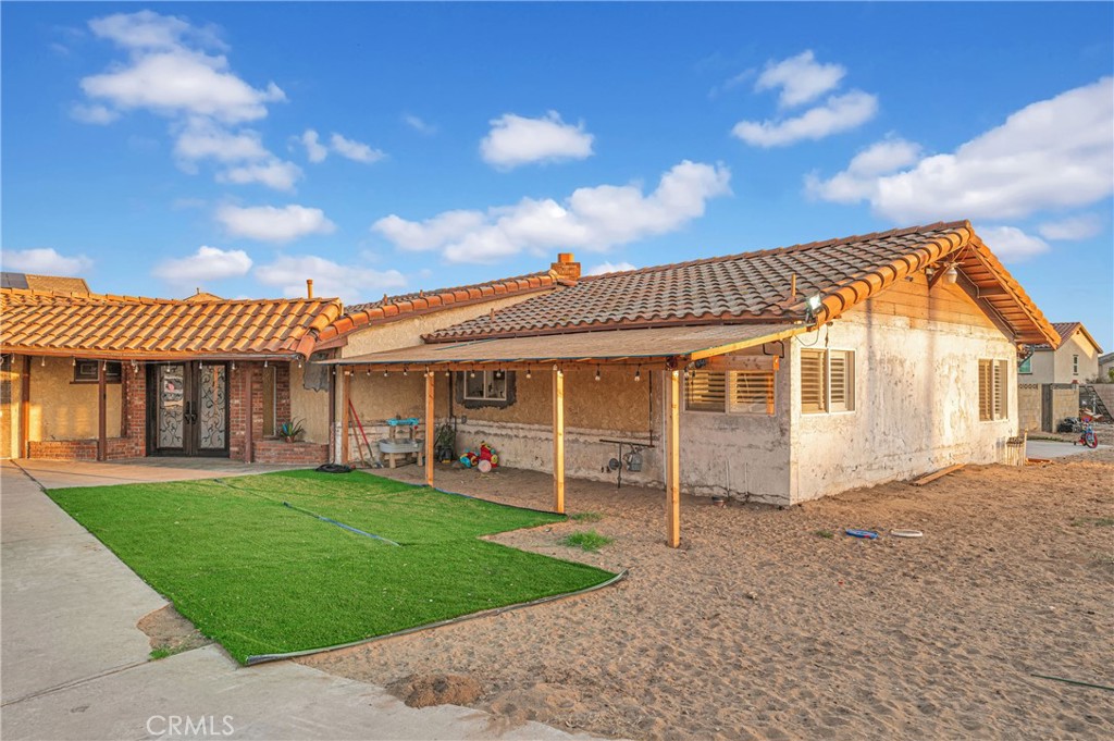 A property available for sale at 851 S Acacia Ave, Rialto, CA 92376.