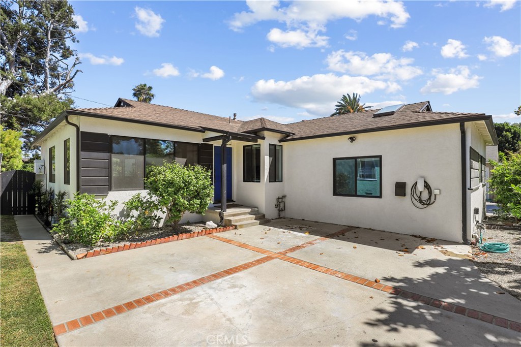 A property available for sale at 11462 Patom Drive, Culver City, CA 90230.